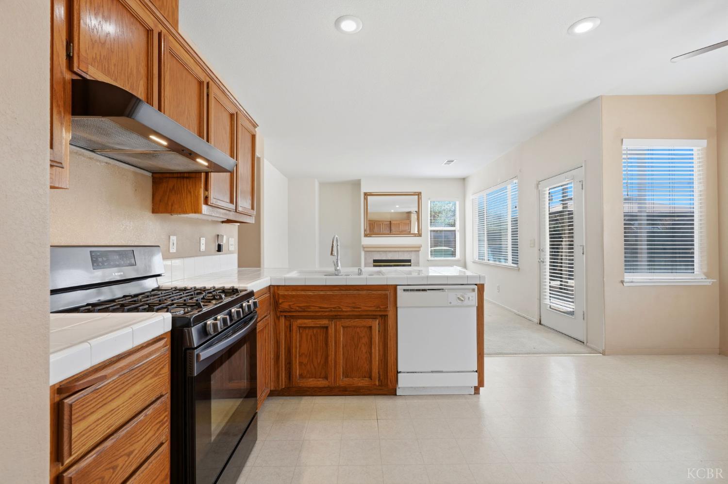 713 Cabernet St, Los Banos, CA 93635