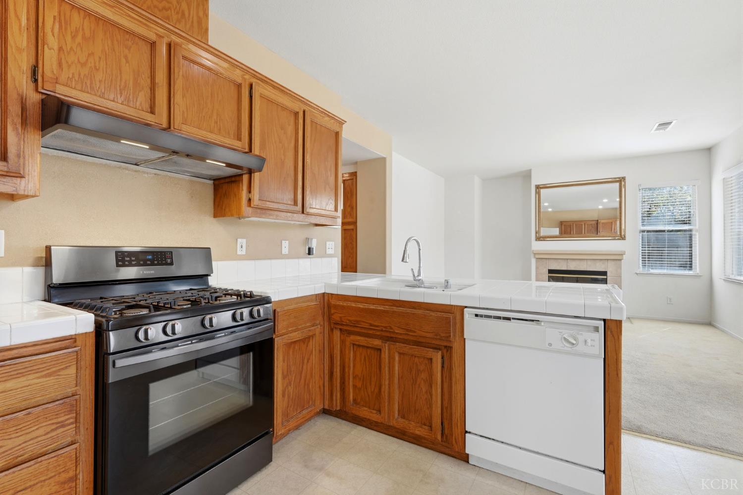 713 Cabernet St, Los Banos, CA 93635