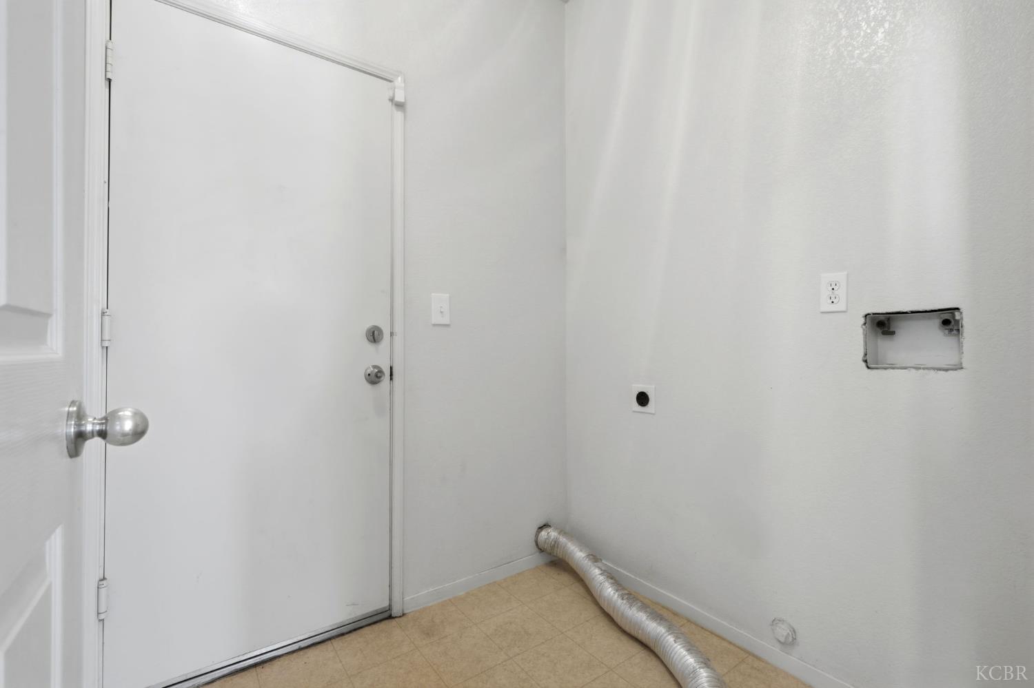 713 Cabernet St, Los Banos, CA 93635