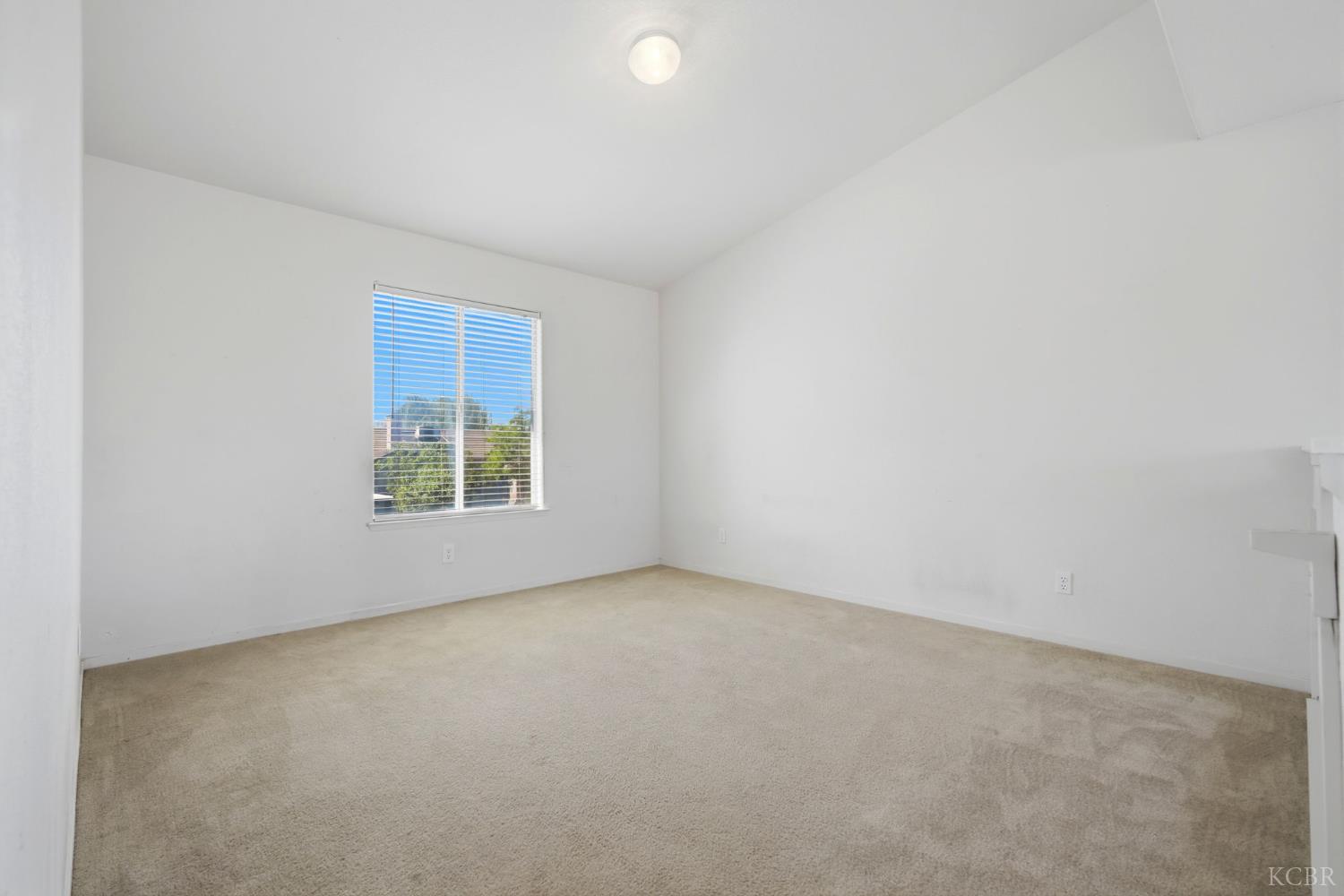 713 Cabernet St, Los Banos, CA 93635