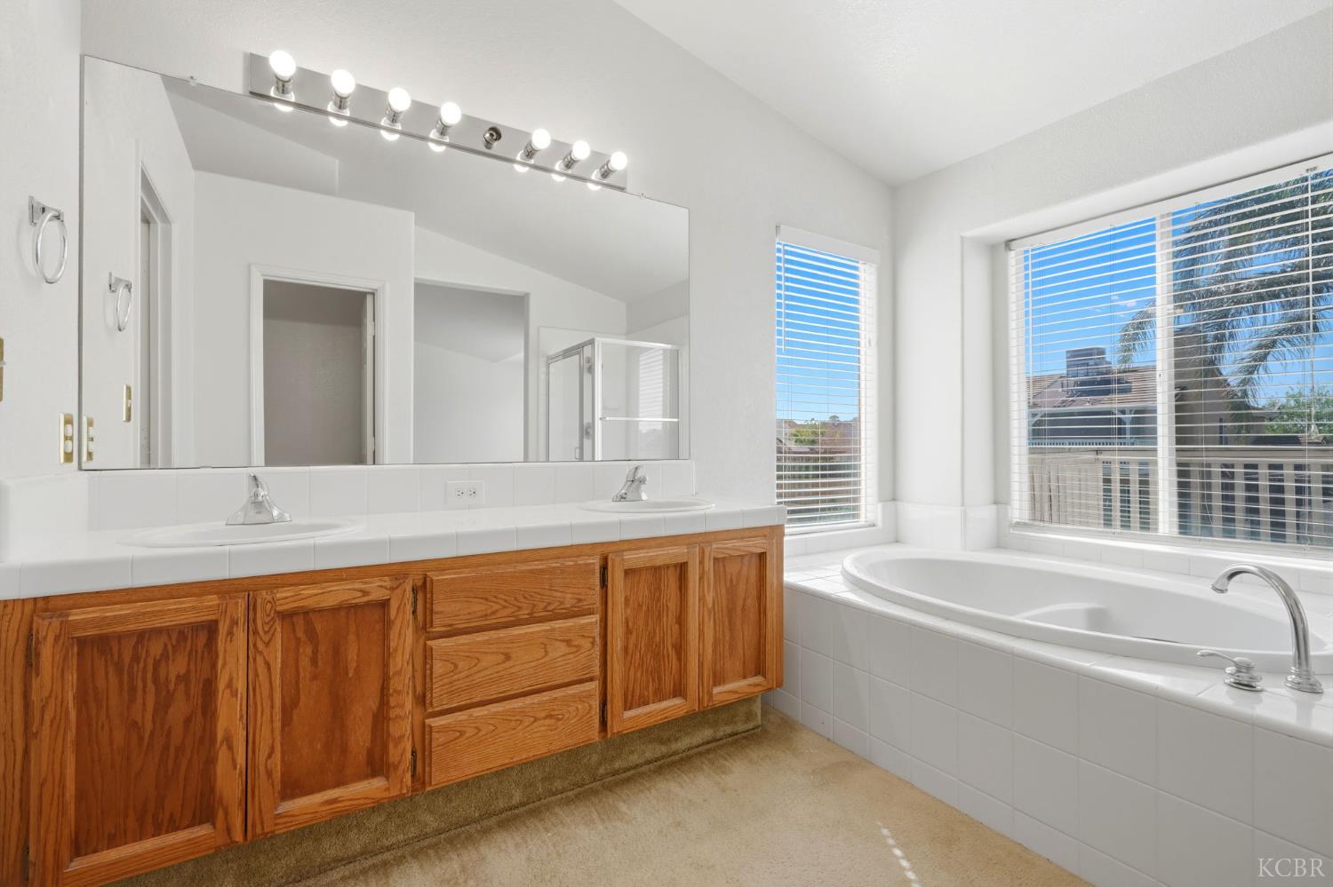 713 Cabernet St, Los Banos, CA 93635