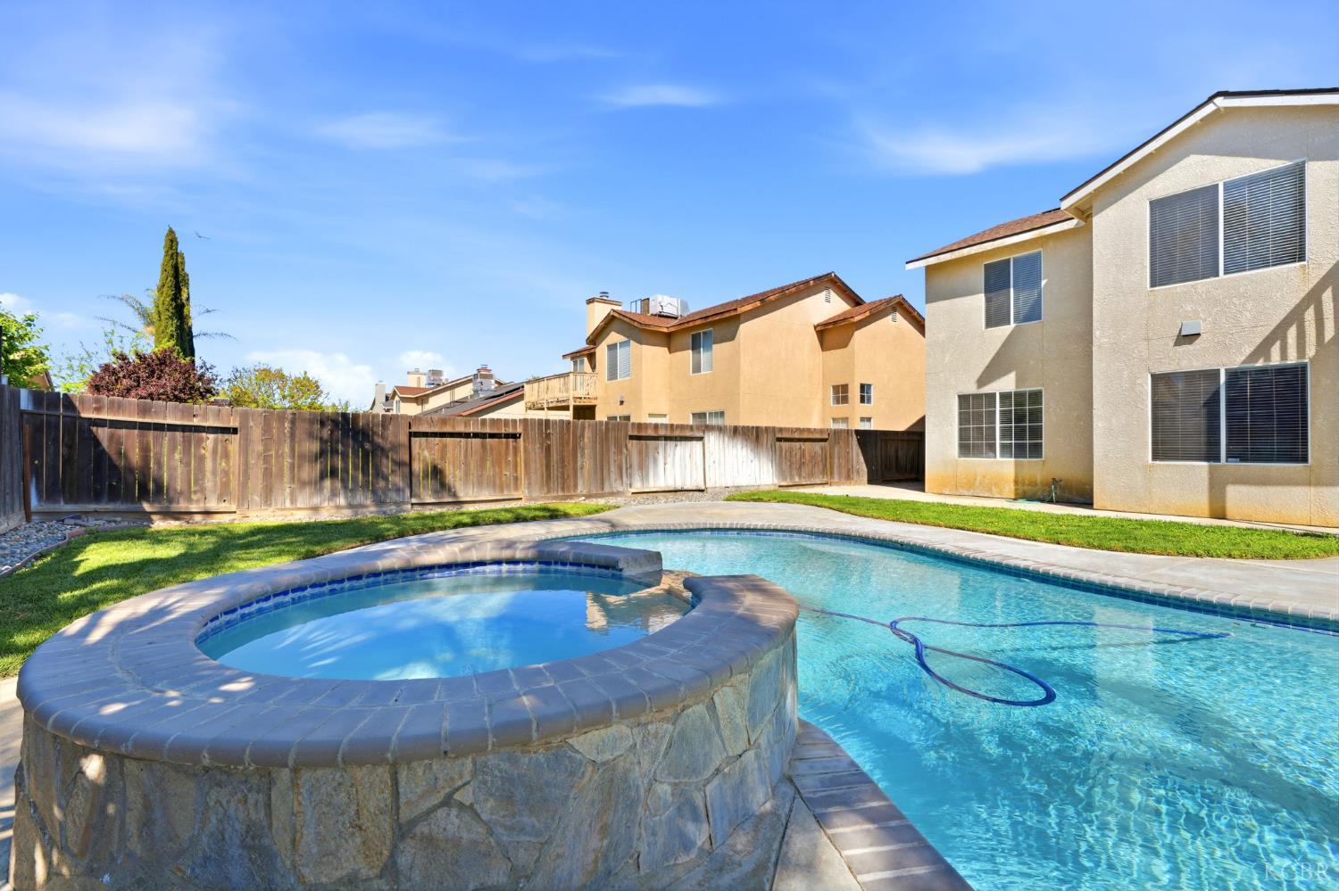 713 Cabernet St, Los Banos, CA 93635