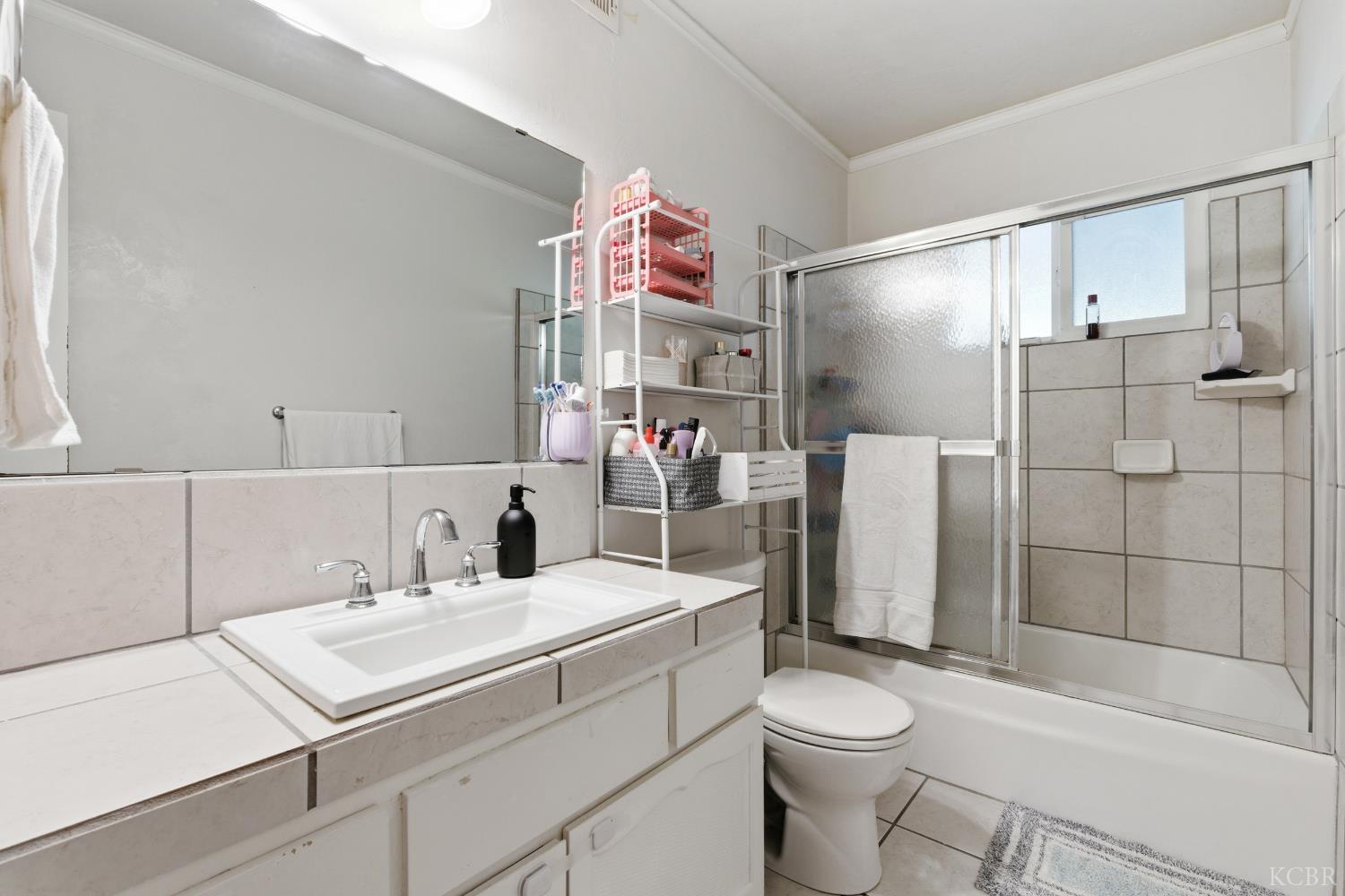 2116 N Woodridge Way, Hanford, CA 93230