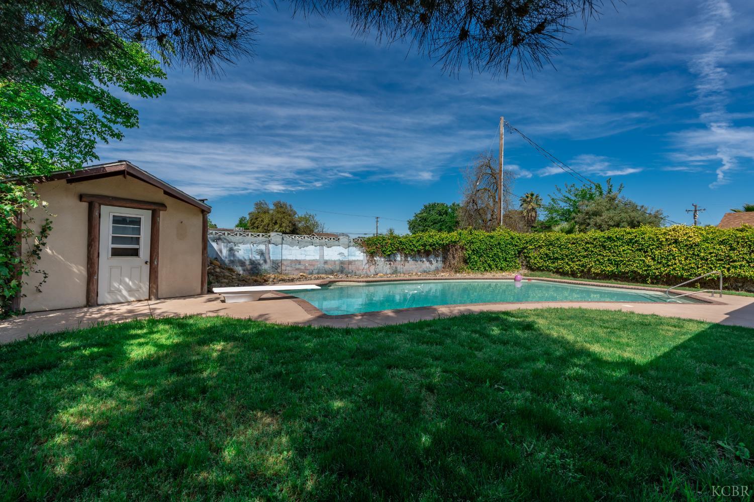 2116 N Woodridge Way, Hanford, CA 93230