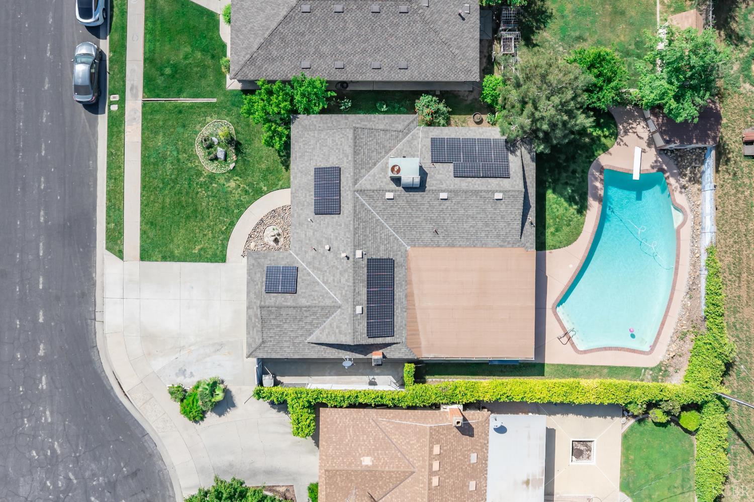 2116 N Woodridge Way, Hanford, CA 93230