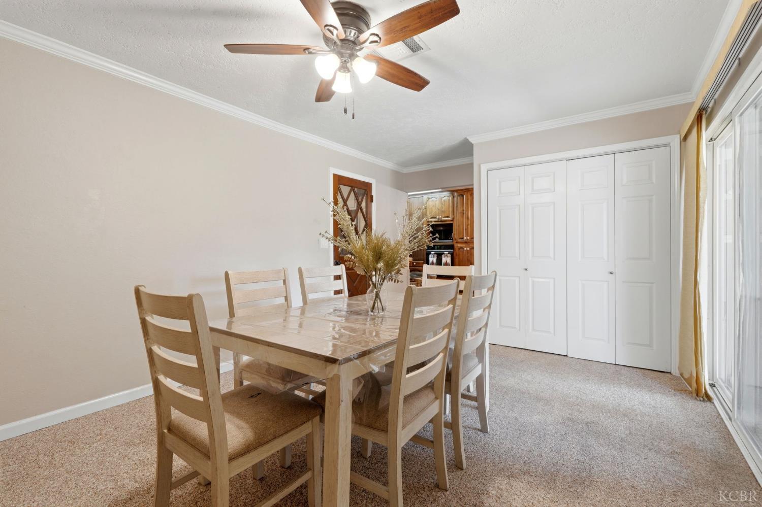 975 Salem Dr, Hanford, CA 93230