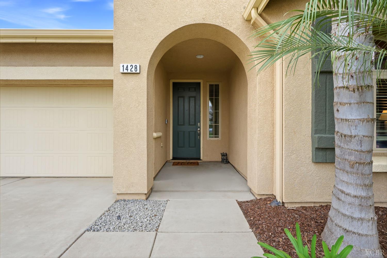 1428 N Leila St, Visalia, CA 93291