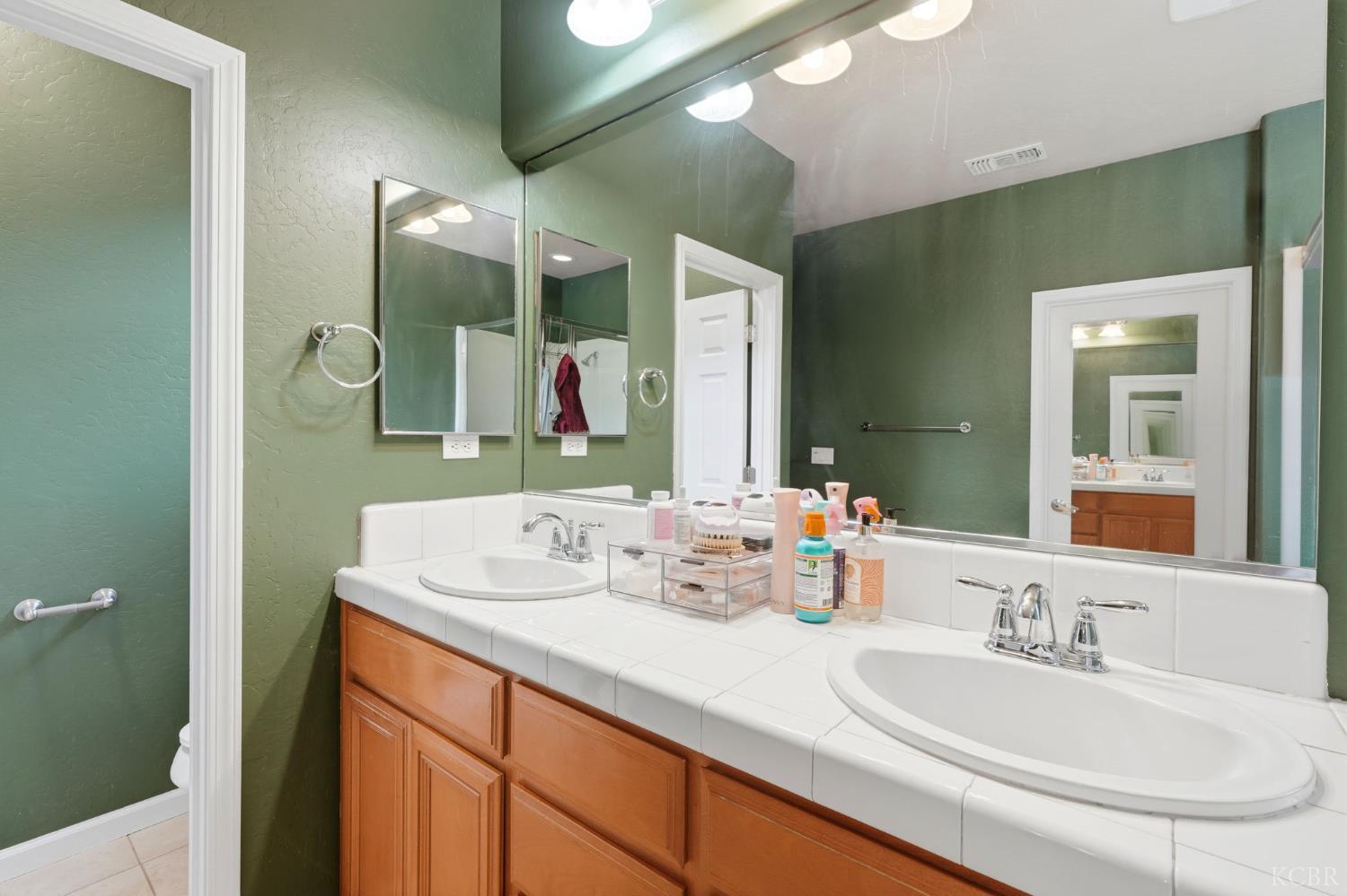 1428 N Leila St, Visalia, CA 93291