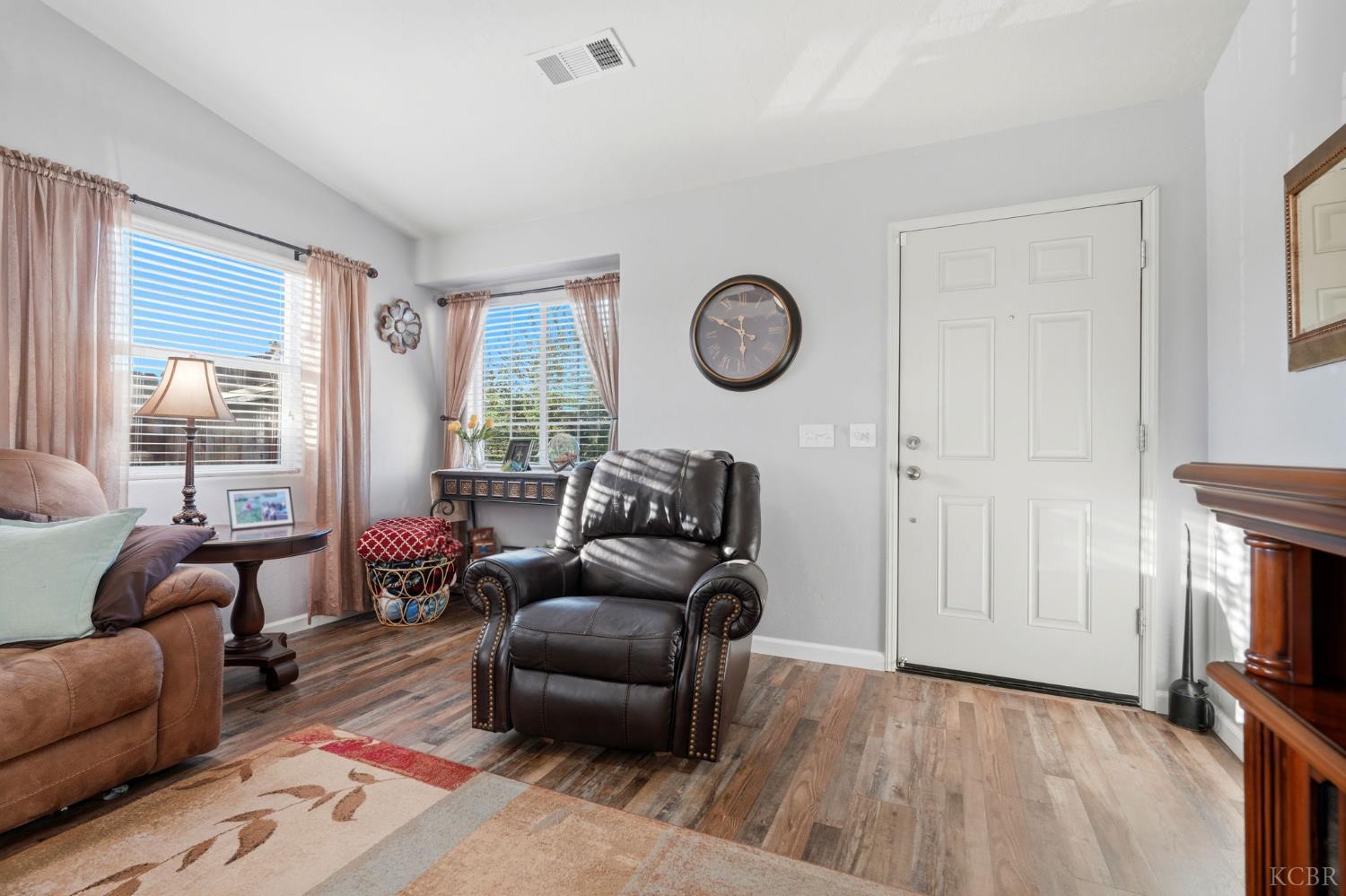 1431 W Ambassador Way, Hanford, CA 93230