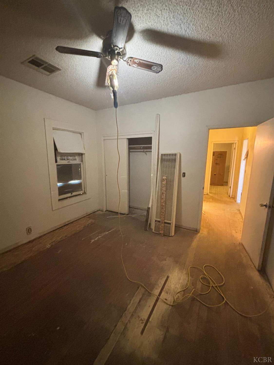 301 E Merced St, Avenal, CA 93204