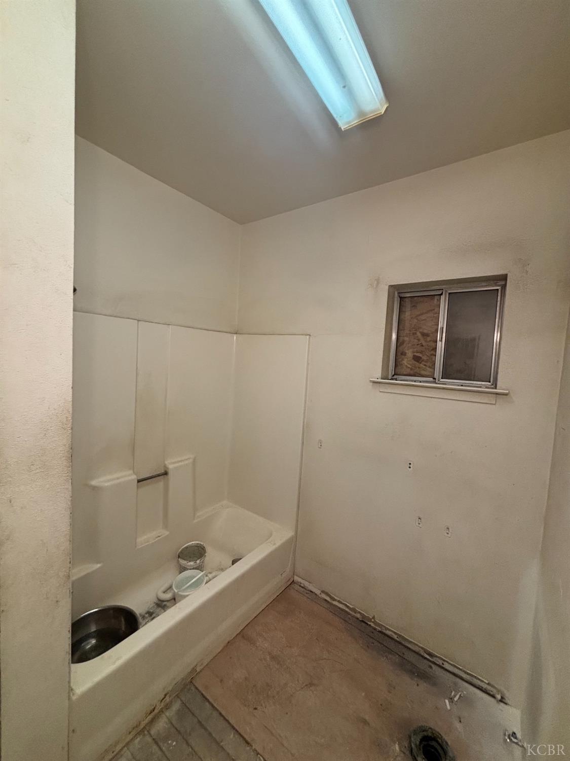 301 E Merced St, Avenal, CA 93204