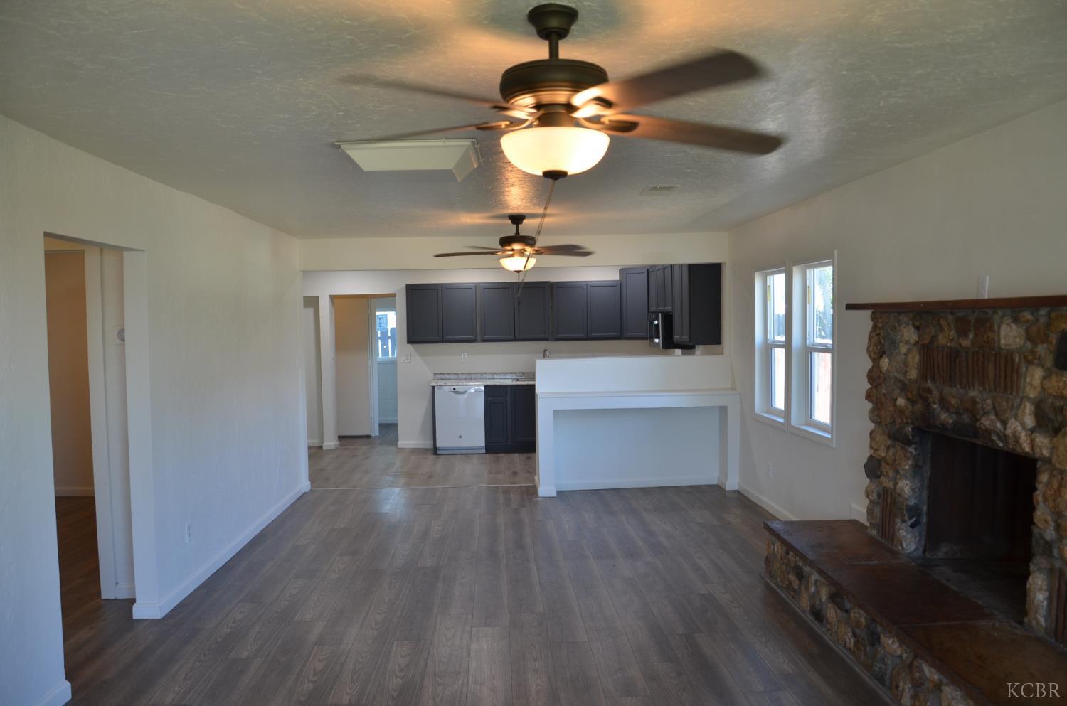 237 Smith Ave, Lemoore, CA 93245