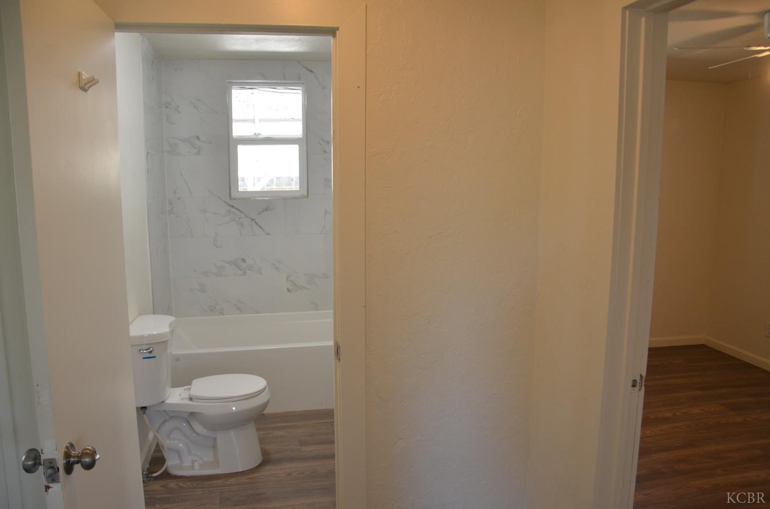 237 Smith Ave, Lemoore, CA 93245