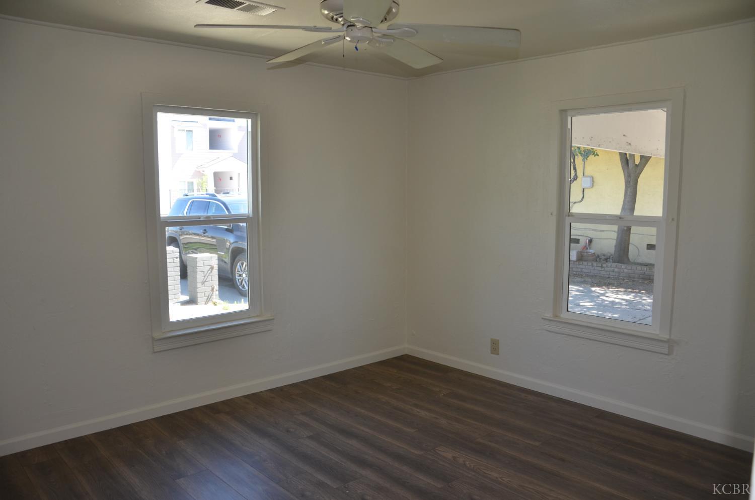 237 Smith Ave, Lemoore, CA 93245