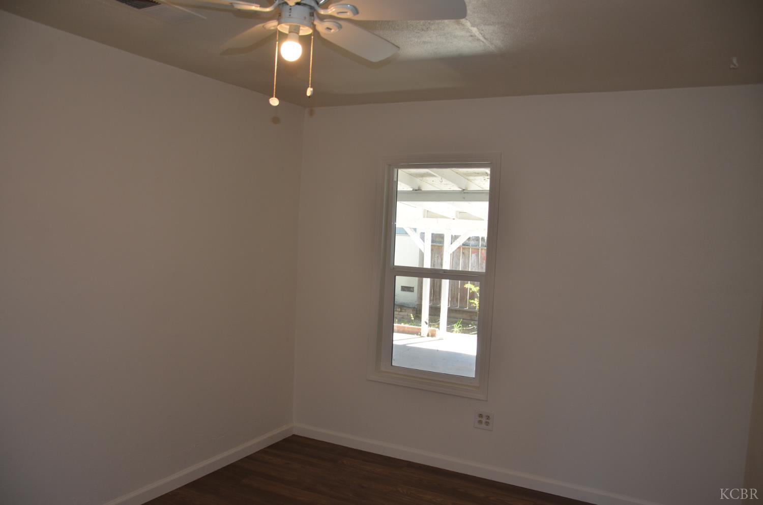 237 Smith Ave, Lemoore, CA 93245