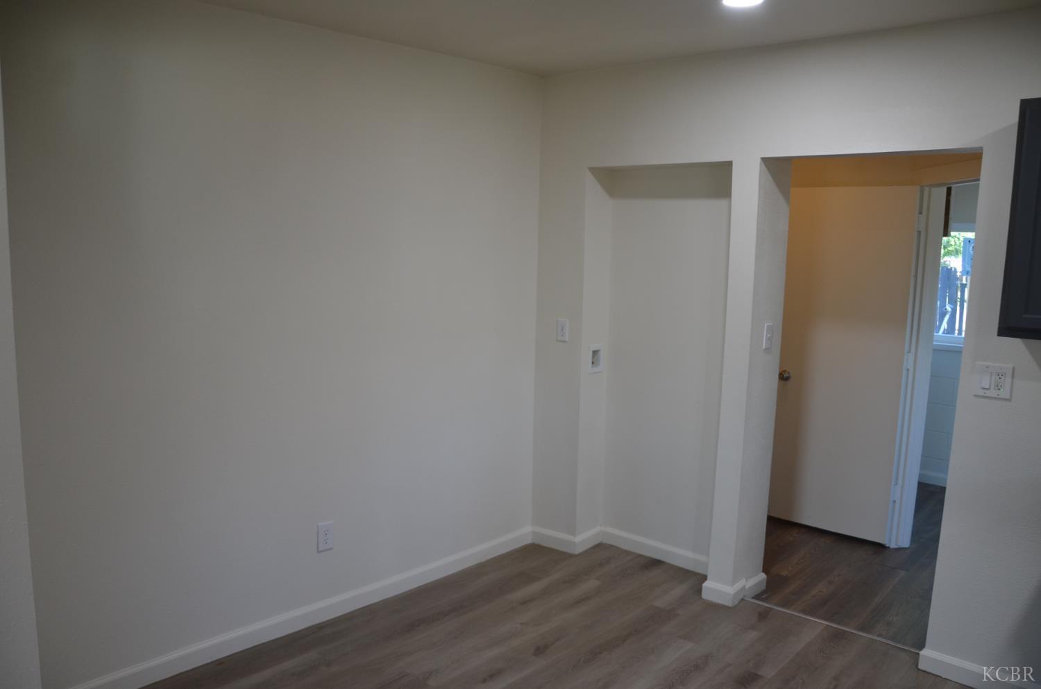 237 Smith Ave, Lemoore, CA 93245