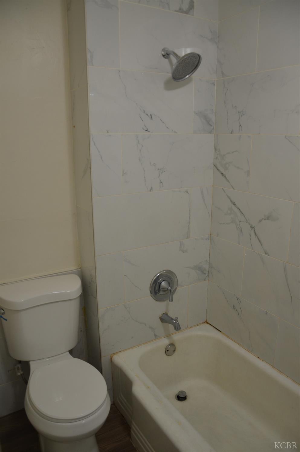 237 Smith Ave, Lemoore, CA 93245