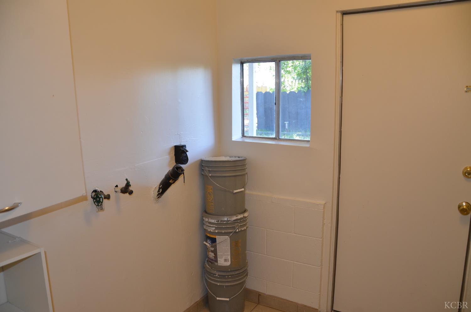 237 Smith Ave, Lemoore, CA 93245