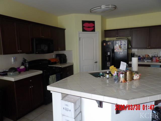 692 Firenze St, Lemoore, CA 93245