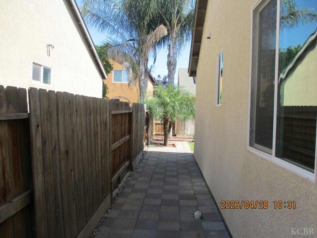 692 Firenze St, Lemoore, CA 93245