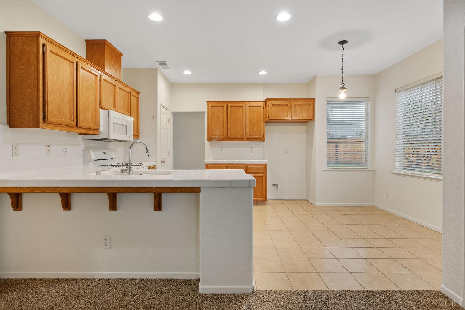 3232 N Zion Cir, Hanford, CA 93230