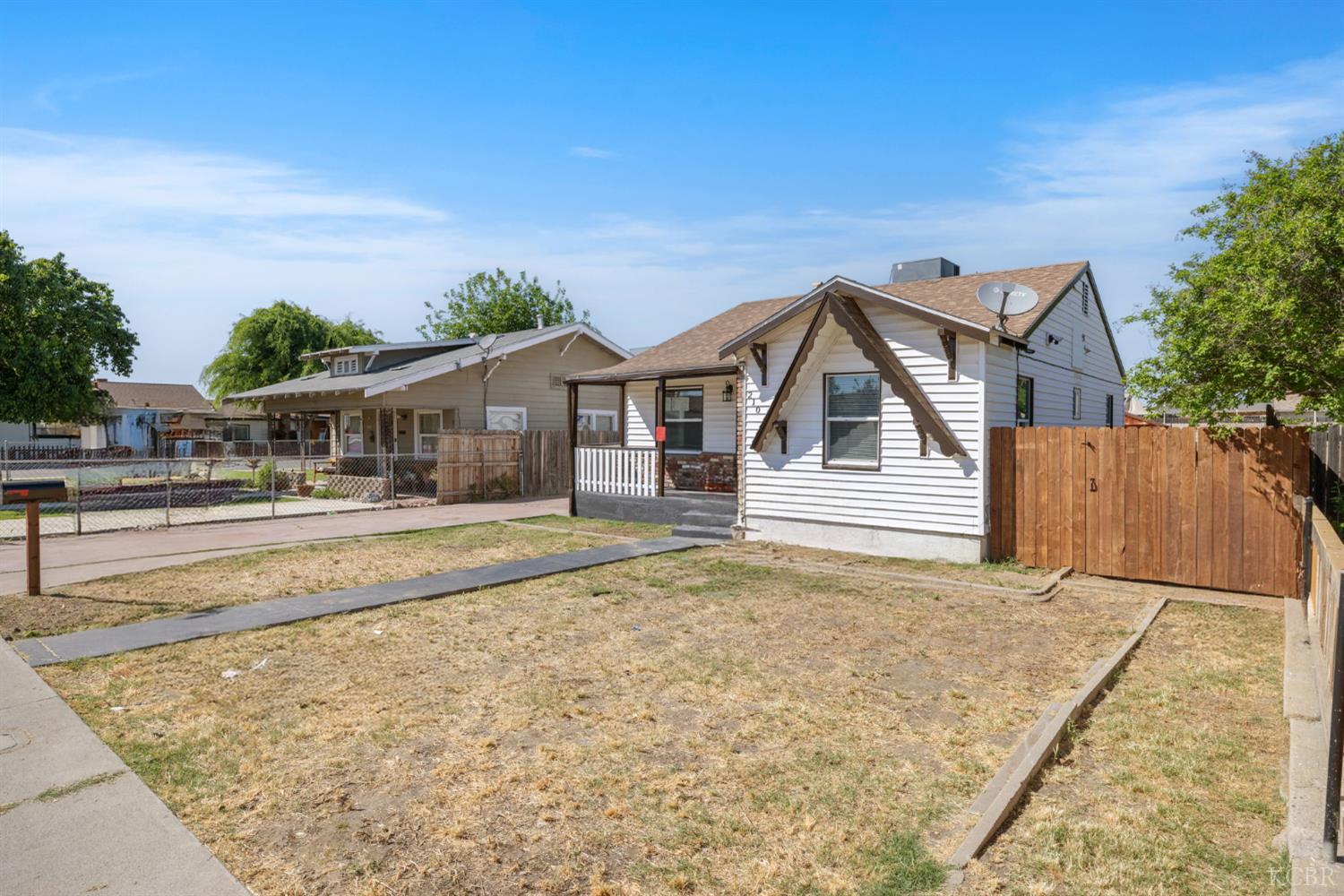 210 E Bush St, Lemoore, CA 93245