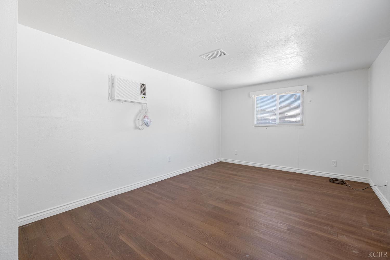 210 E Bush St, Lemoore, CA 93245