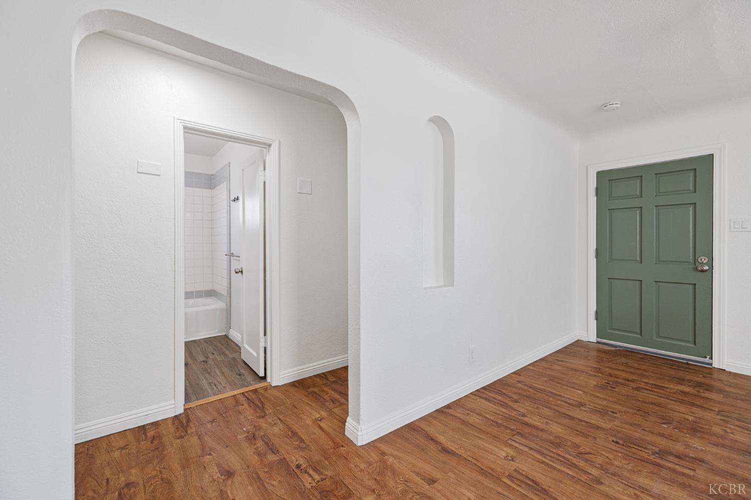 210 E Bush St, Lemoore, CA 93245