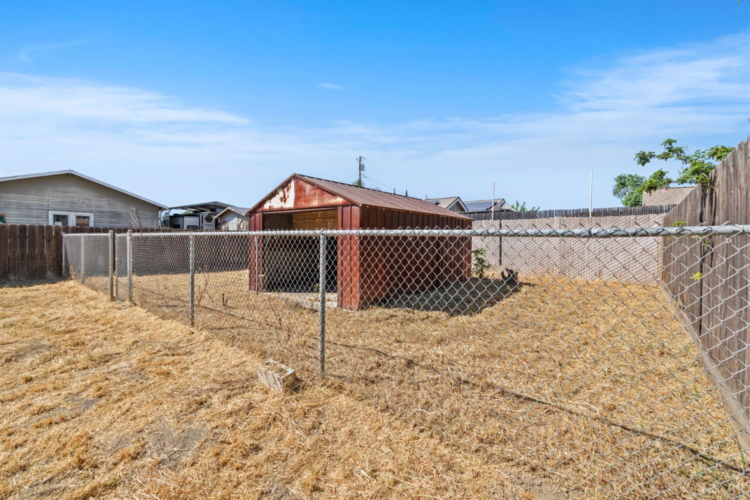 210 E Bush St, Lemoore, CA 93245