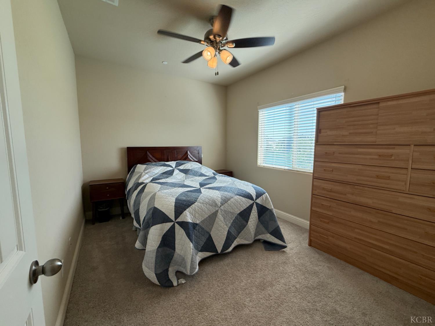 2003 W Hopkins Way, Hanford, CA 93230