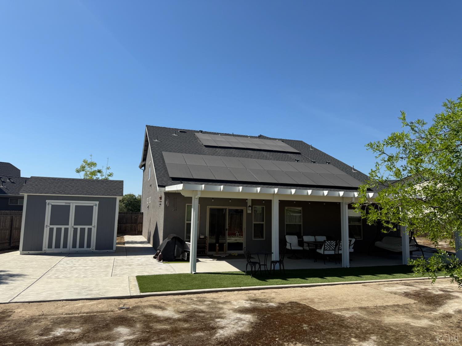 2003 W Hopkins Way, Hanford, CA 93230