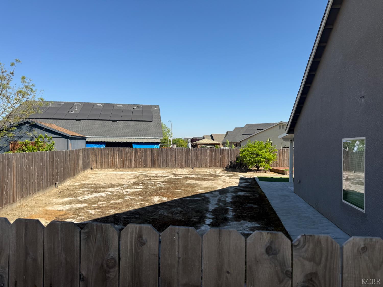2003 W Hopkins Way, Hanford, CA 93230