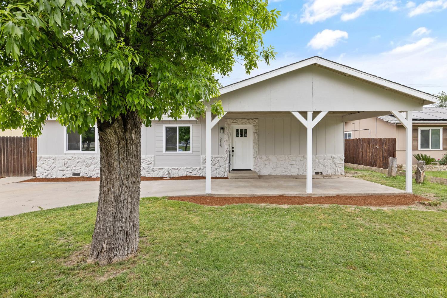 215 Lombardy Ln, Lemoore, CA 93245