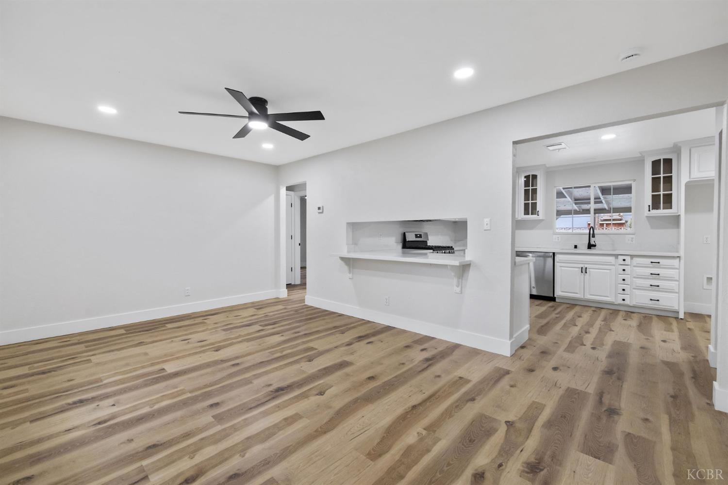 215 Lombardy Ln, Lemoore, CA 93245