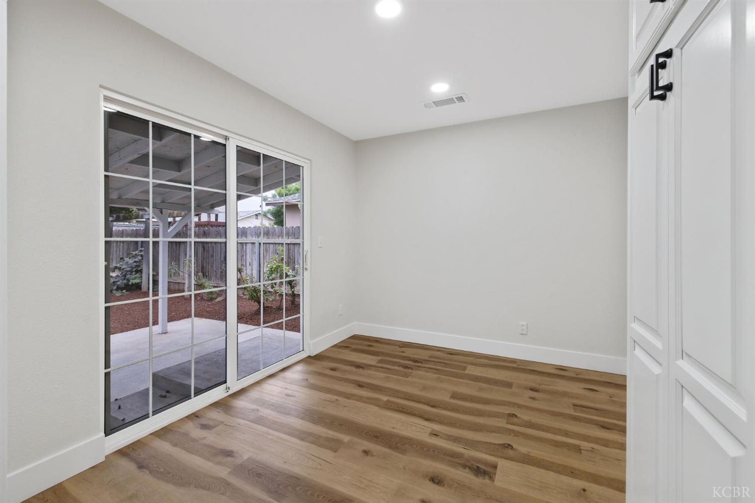 215 Lombardy Ln, Lemoore, CA 93245