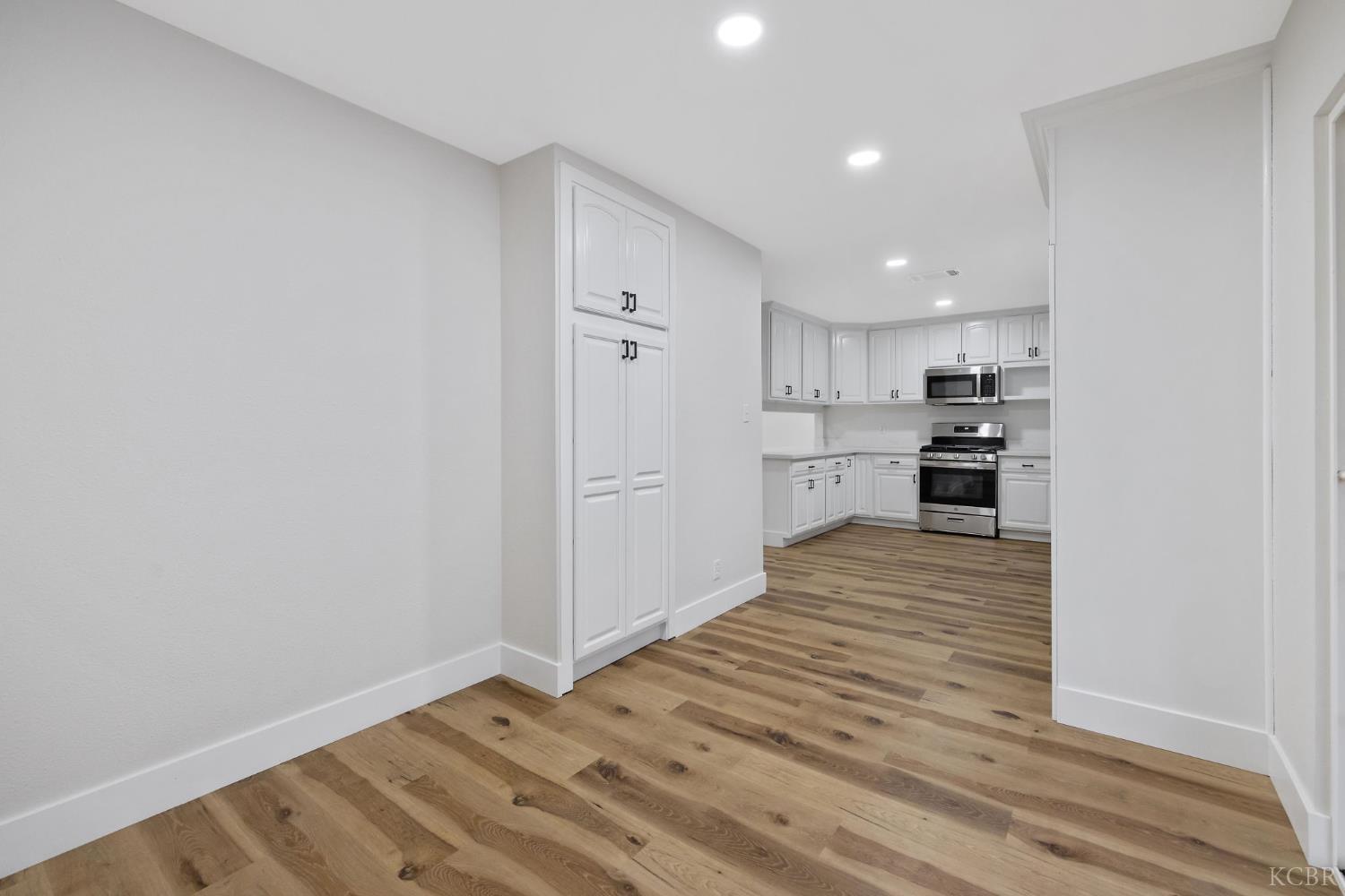 215 Lombardy Ln, Lemoore, CA 93245