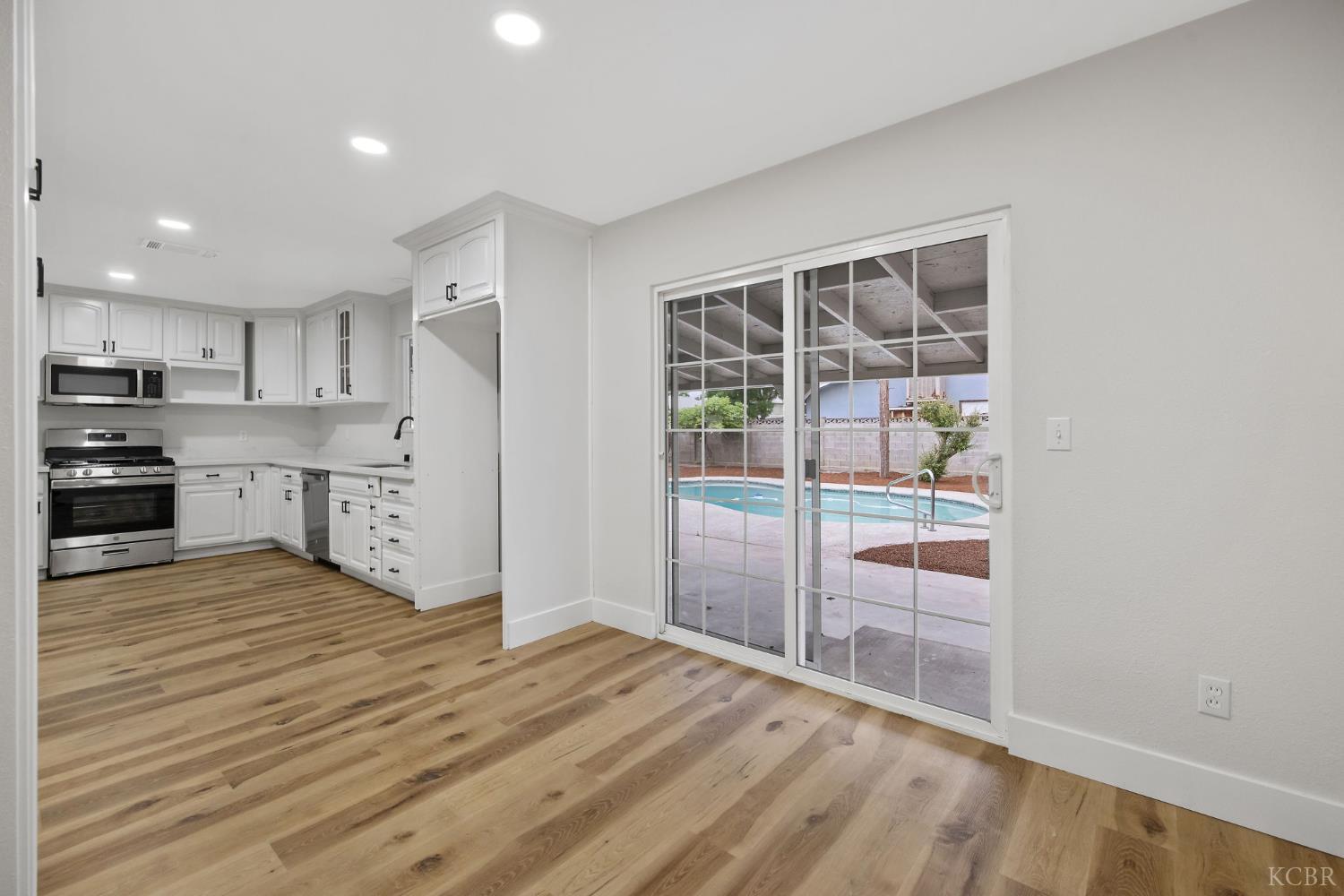 215 Lombardy Ln, Lemoore, CA 93245