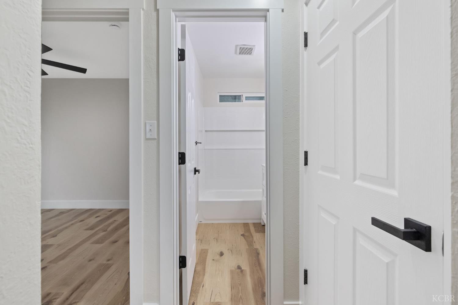 215 Lombardy Ln, Lemoore, CA 93245