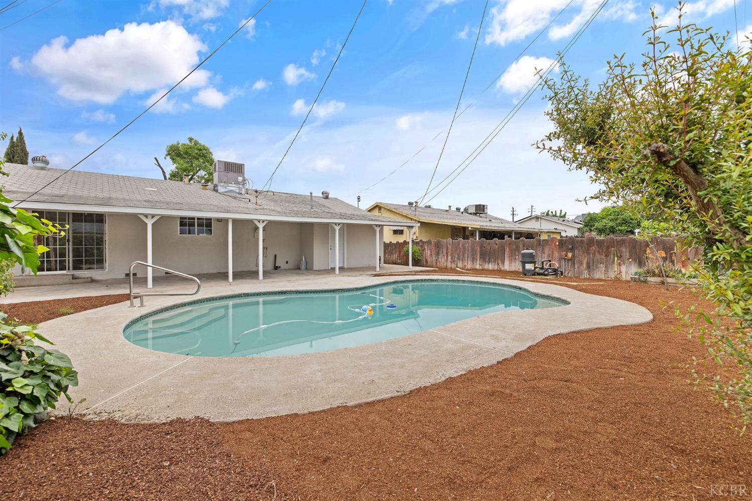 215 Lombardy Ln, Lemoore, CA 93245