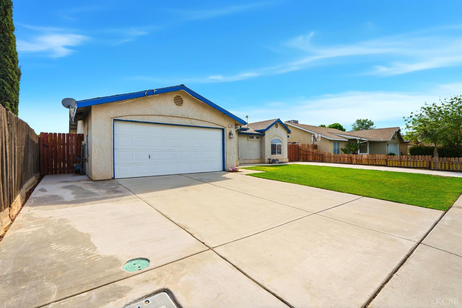 1003 Edison Dr, Hanford, CA 93230
