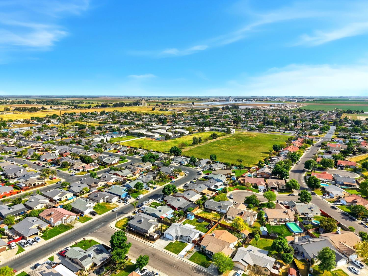 1003 Edison Dr, Hanford, CA 93230