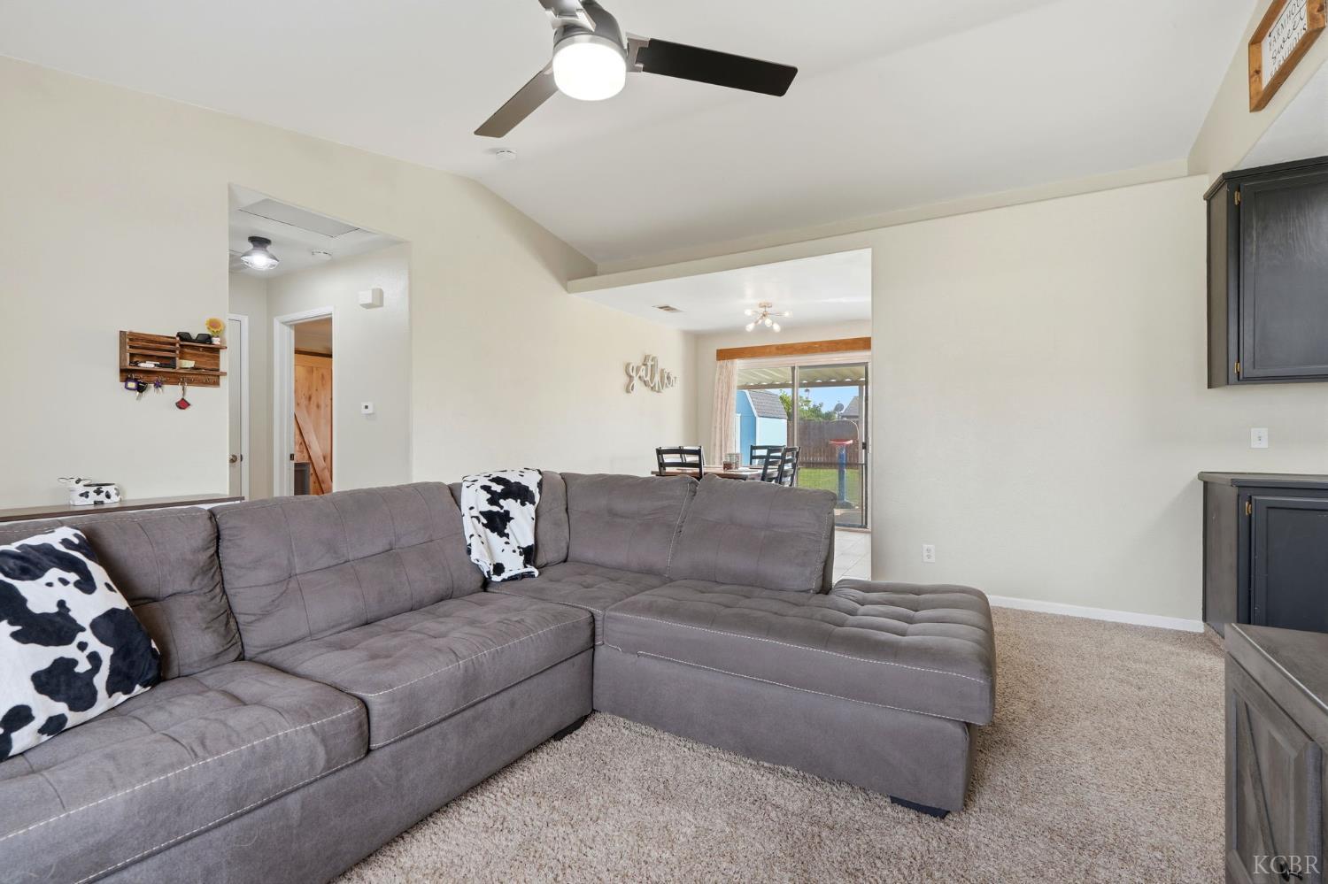 1003 Edison Dr, Hanford, CA 93230