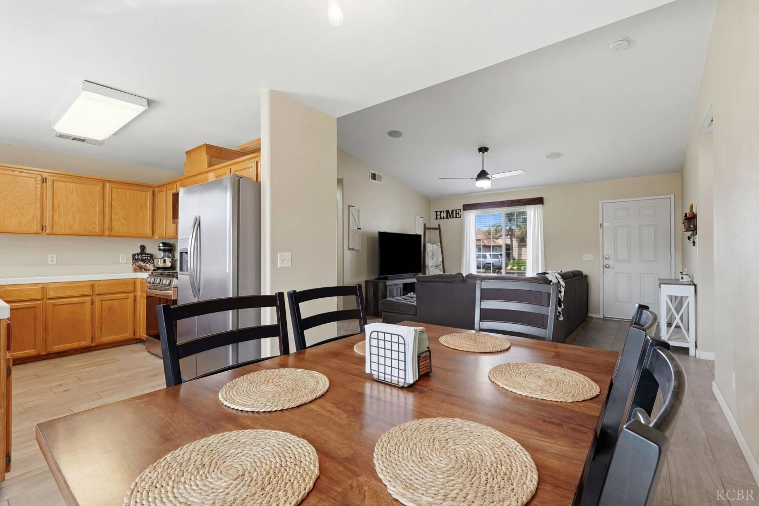 1003 Edison Dr, Hanford, CA 93230