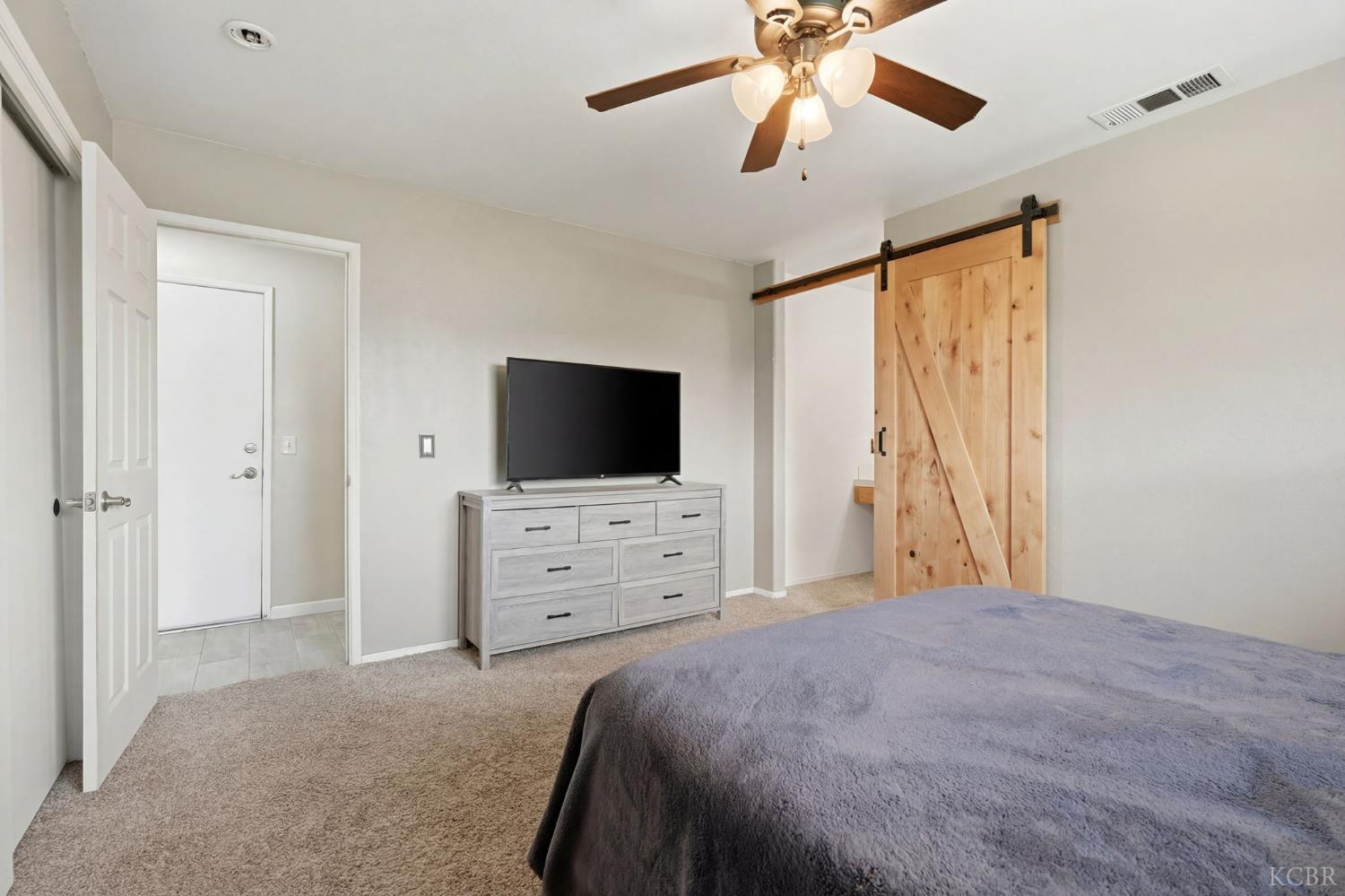 1003 Edison Dr, Hanford, CA 93230