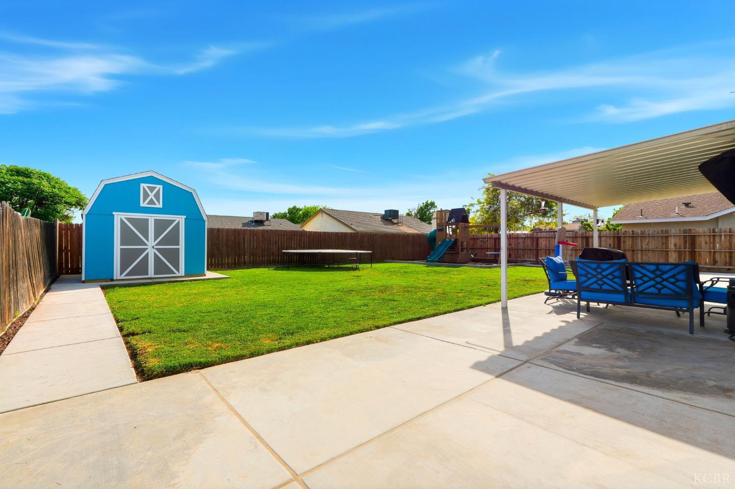 1003 Edison Dr, Hanford, CA 93230