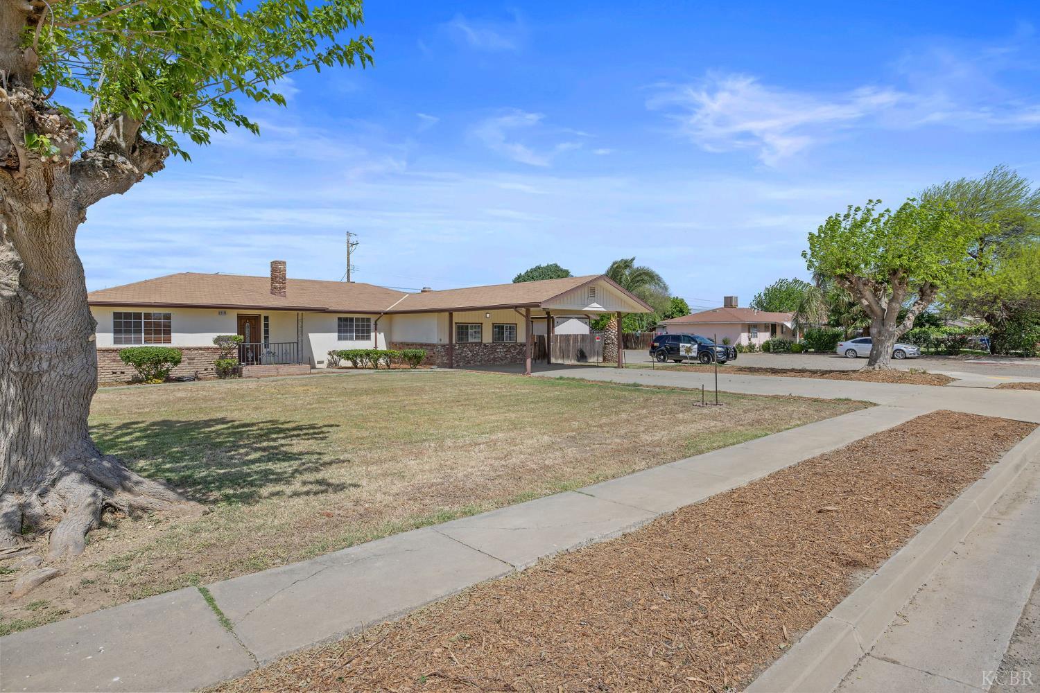 16808 W Palmer Ave, Huron, CA 93234