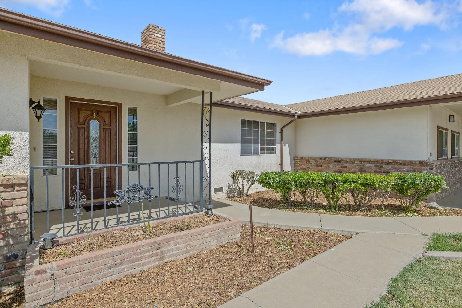 16808 W Palmer Ave, Huron, CA 93234