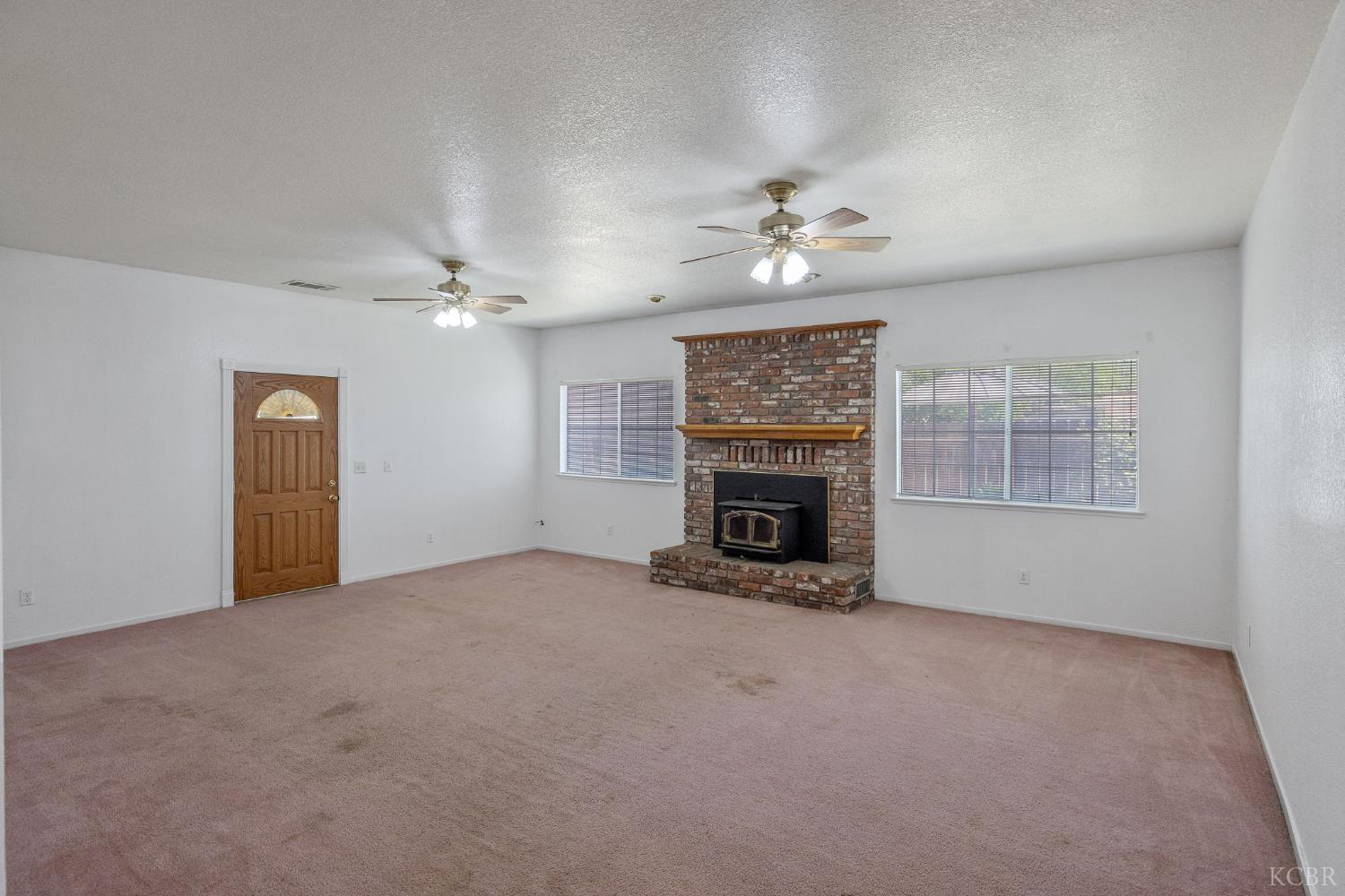 16808 W Palmer Ave, Huron, CA 93234