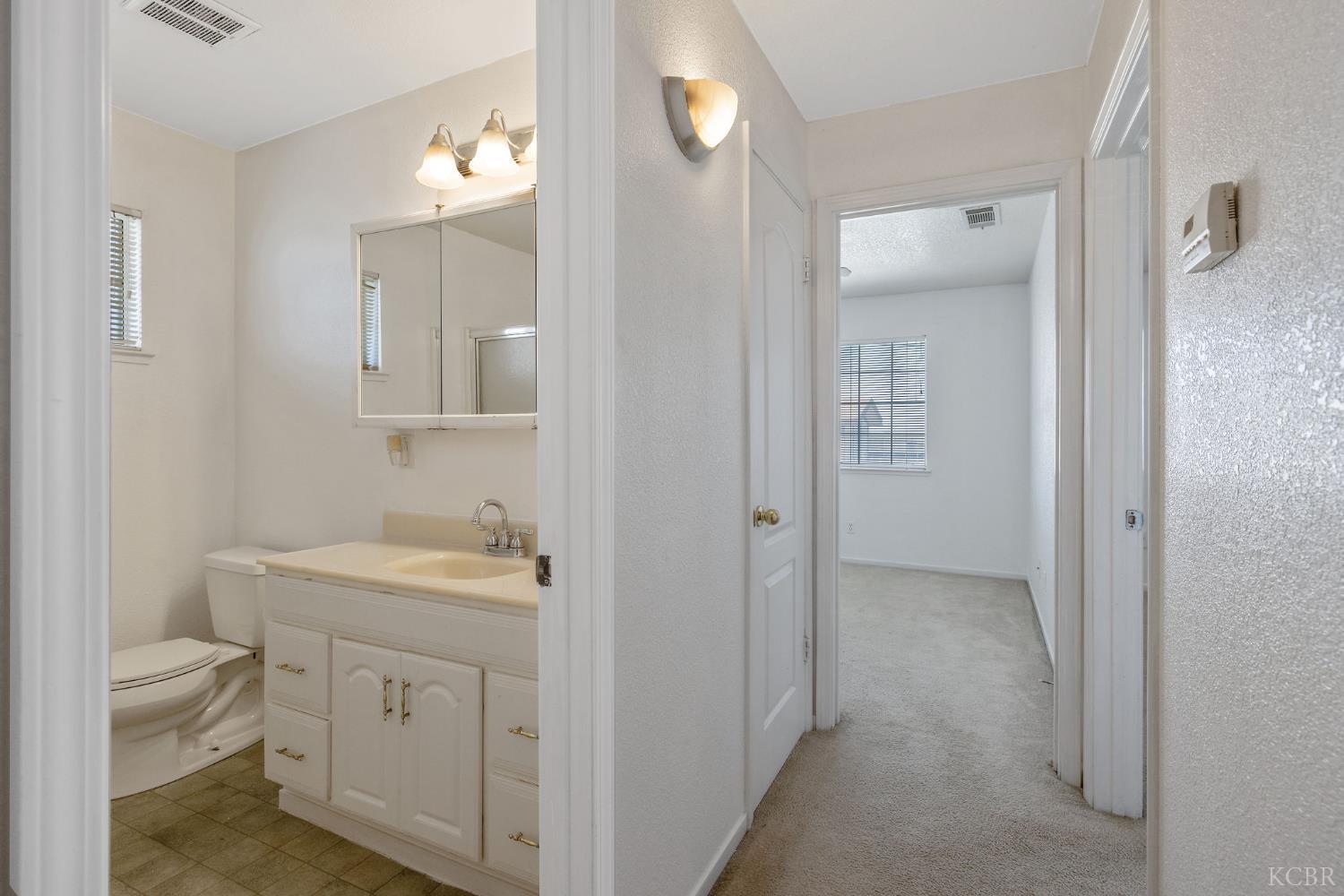 16808 W Palmer Ave, Huron, CA 93234