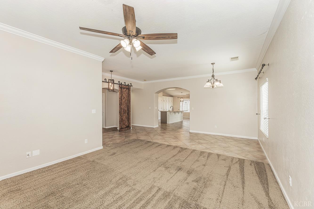 1847 W Heather Ln, Hanford, CA 93230